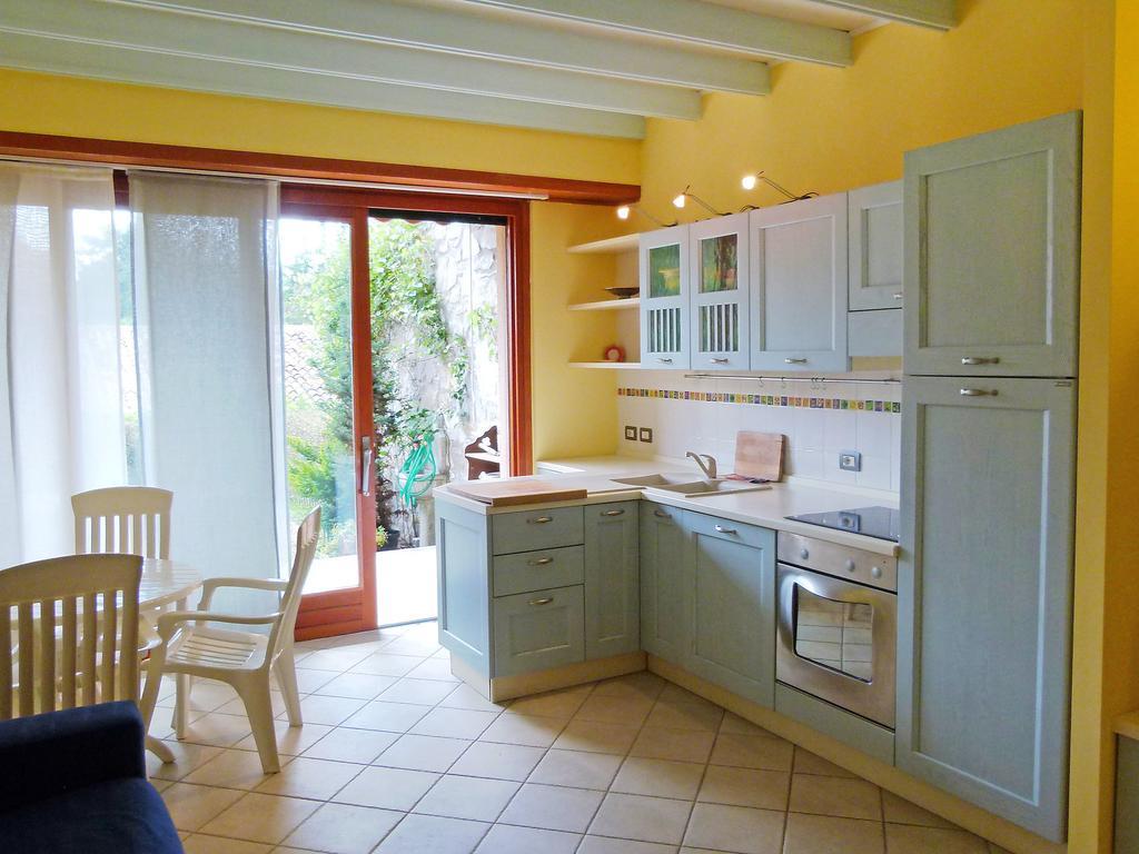 Apartment Hermitage-5 By Interhome Porto Valtravaglia Quarto foto
